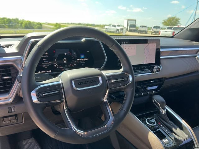 Used 2025 GMC Canyon Denali image 8