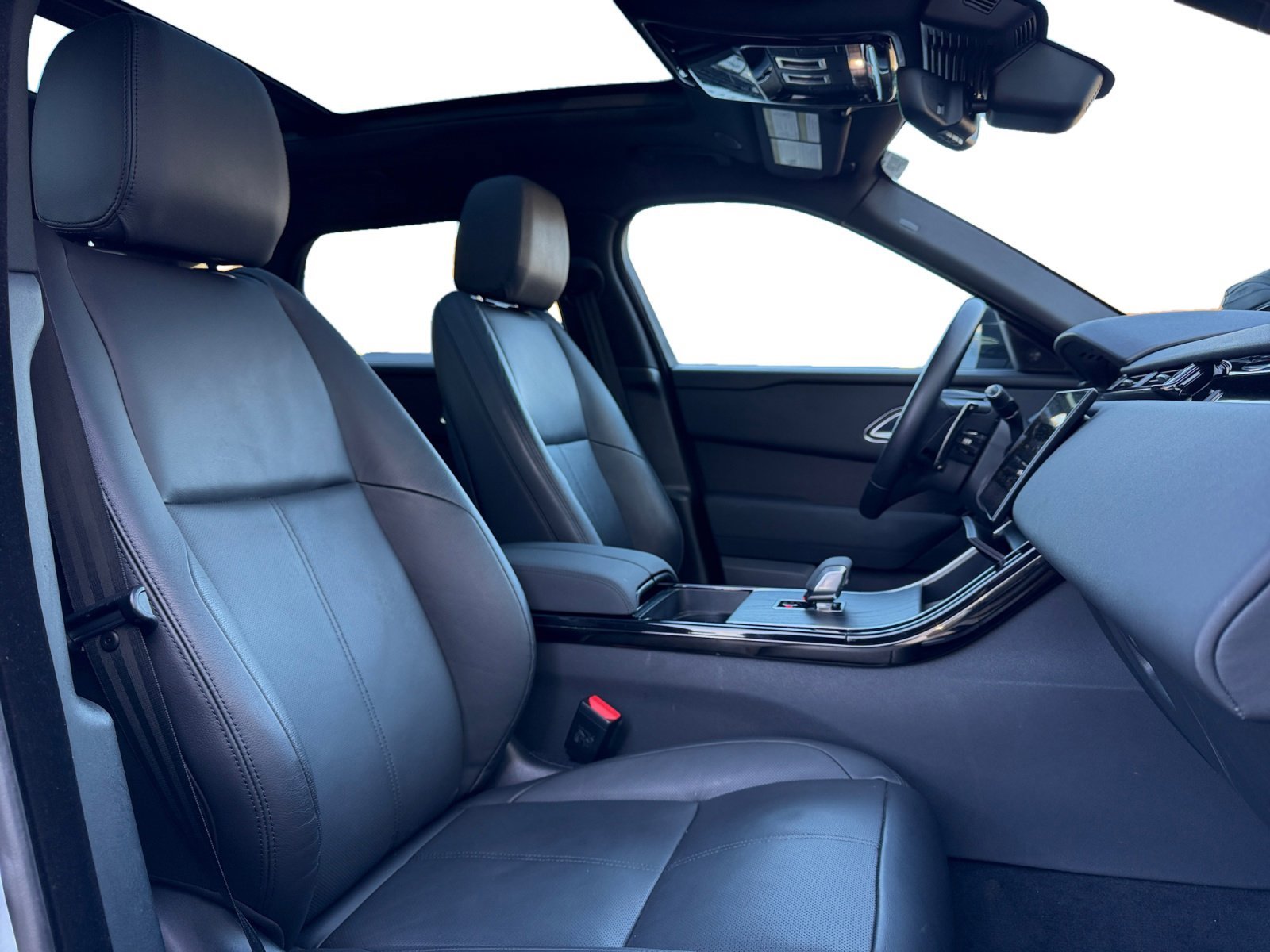 Used 2024 Land Rover Range Rover Velar Dynamic SE AWD/4WD image 22