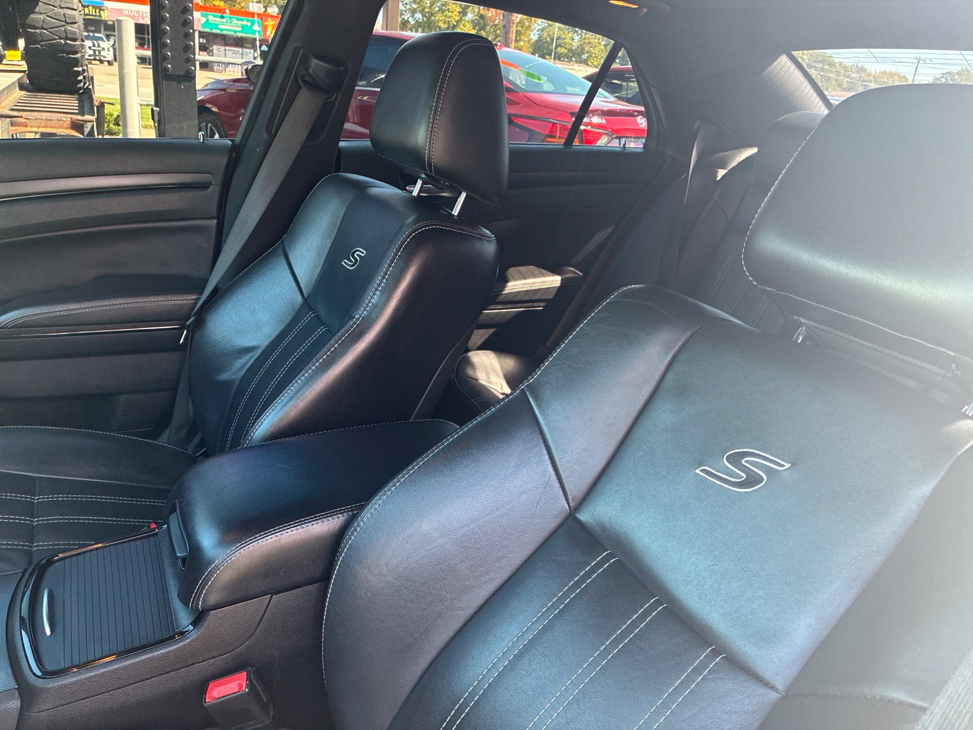 Used 2015 Chrysler 300 S RWD image 9