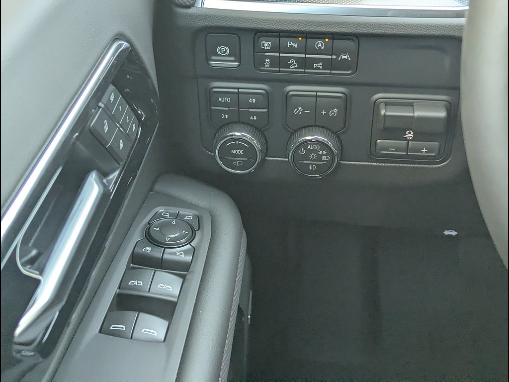 New 2026 Chevrolet Suburban RST w/ Advanced Technology Package AWD/4WD image 24