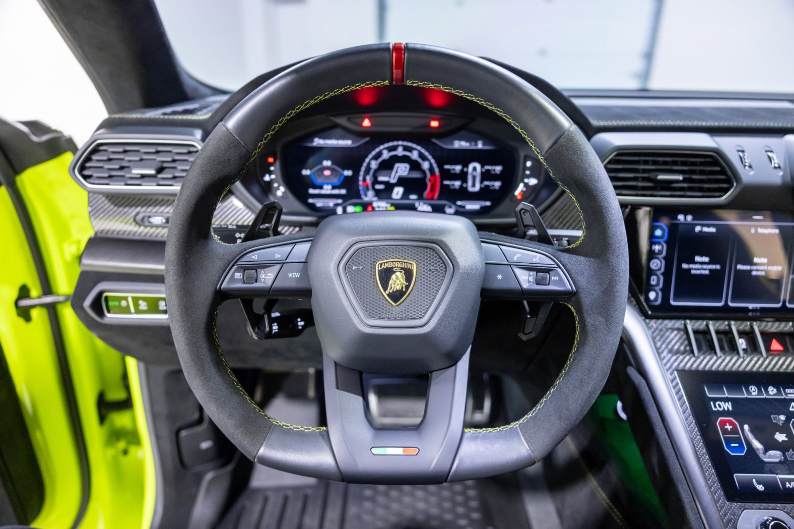 Used 2024 Lamborghini Urus Performante image 42