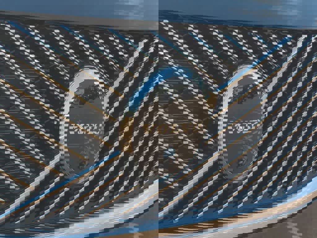 Used 2026 Volvo XC90 B5 Plus w/ Protection Package Premier image 10