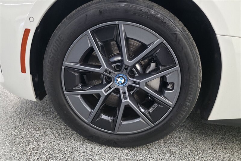 Used 2023 BMW i4 eDrive35 w/ Premium Package RWD image 8