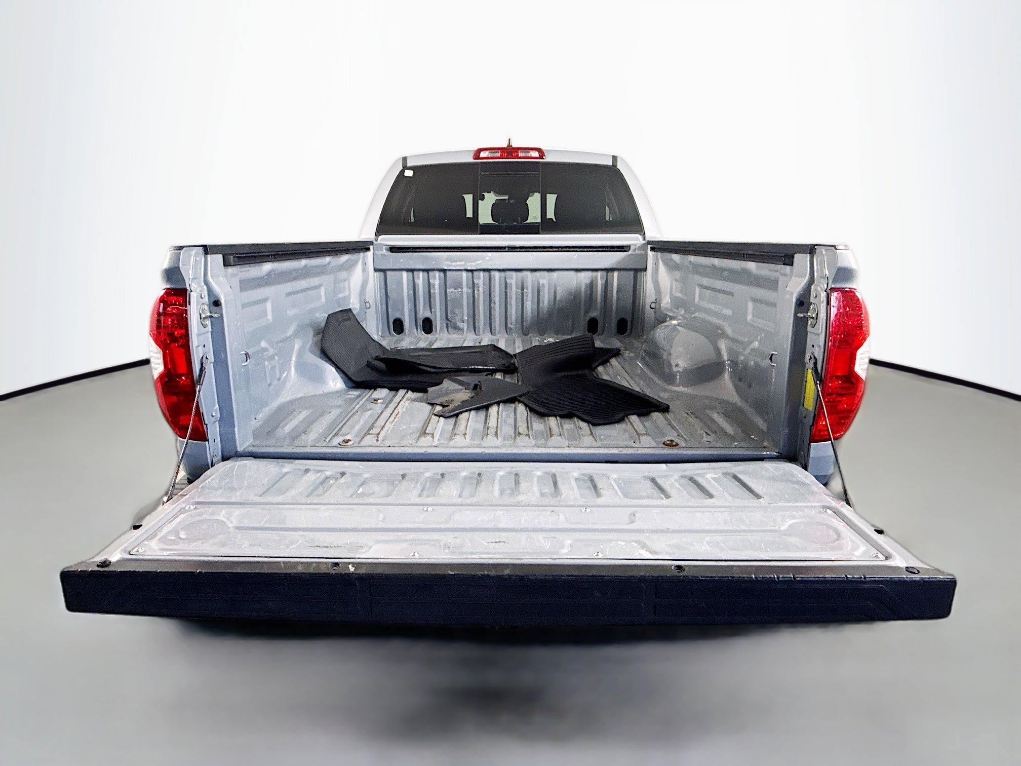 Used 2020 Toyota Tundra SR5 w/ SR5 Upgrade Package image 34