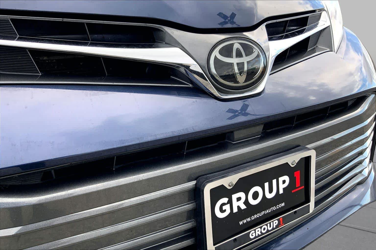 Used 2020 Toyota Sienna XLE Premium FWD image 29