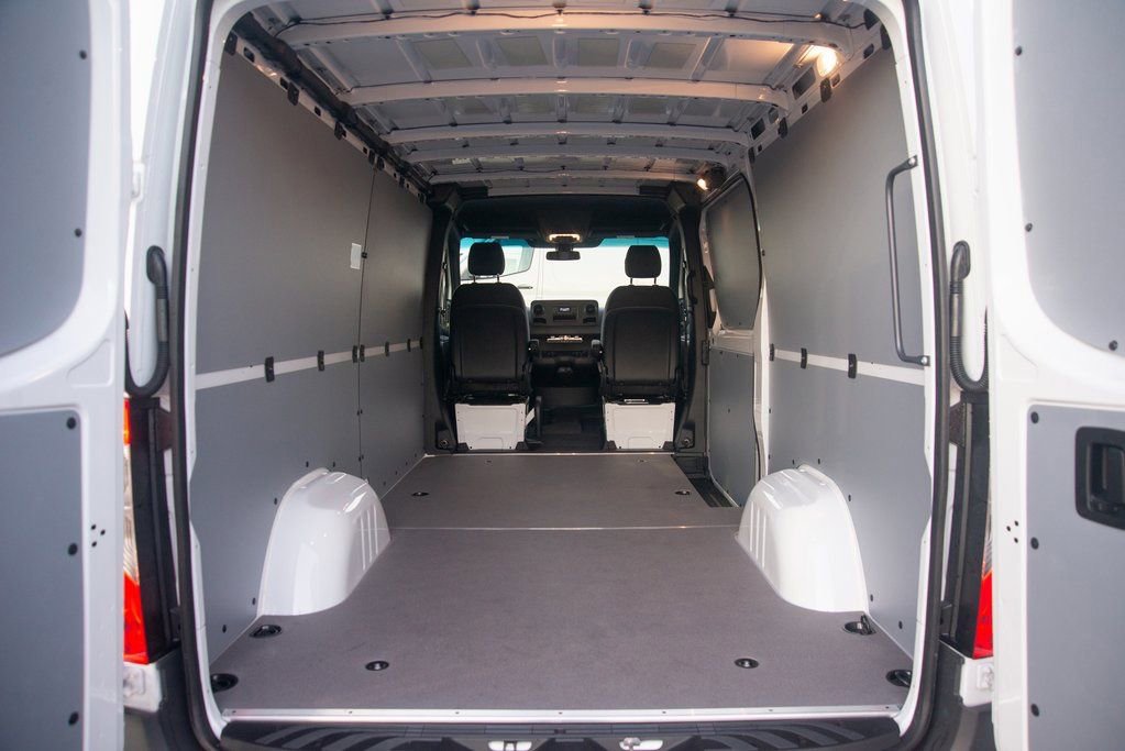 Used 2025 Mercedes-Benz Sprinter 2500 image 38