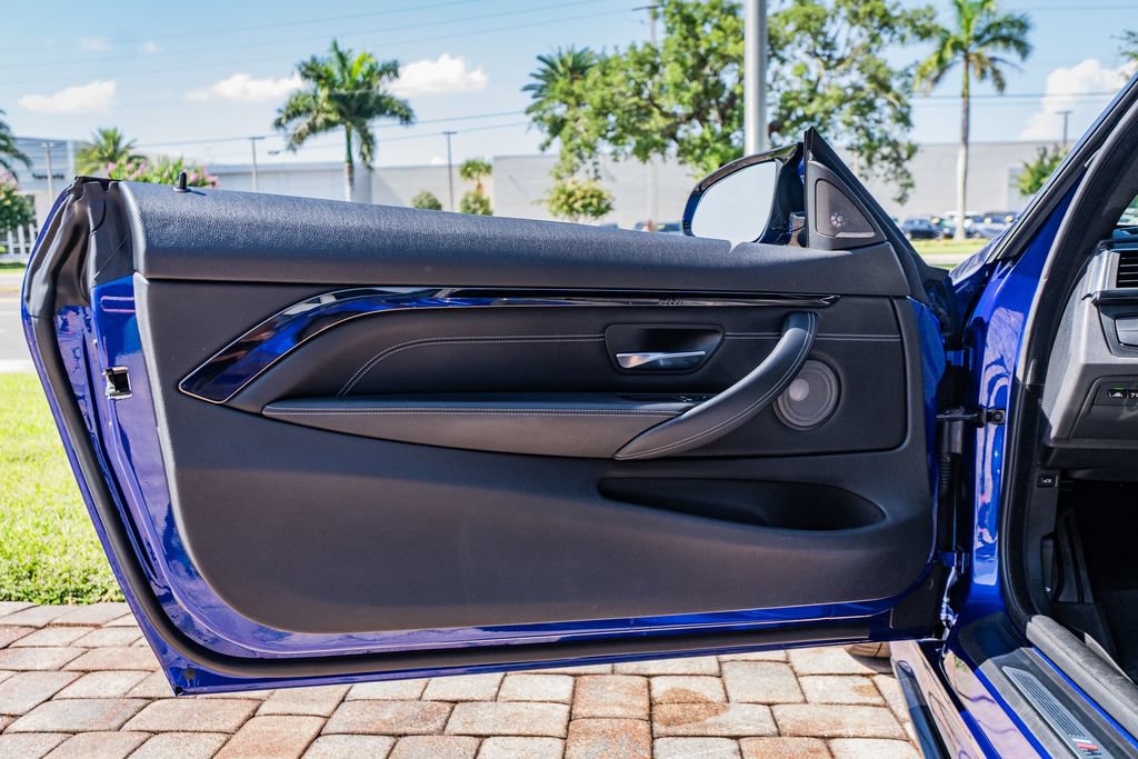 Used 2020 BMW M4 Coupe w/ Competition Package RWD image 18
