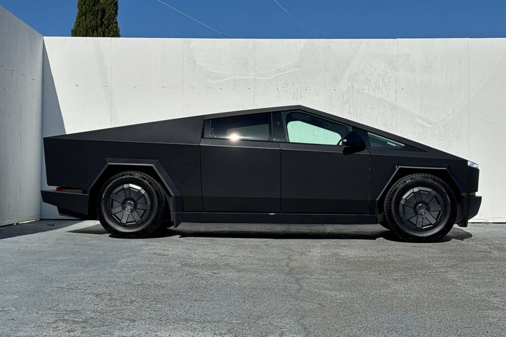 Used 2025 Tesla Cybertruck AWD Crew Cab image 2