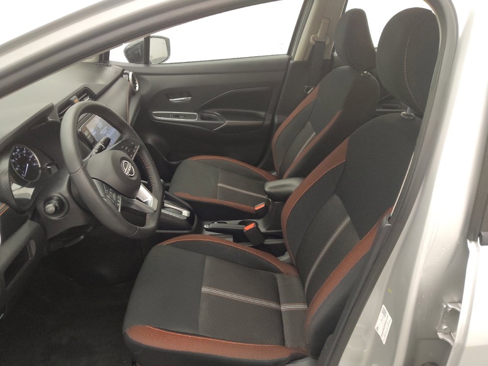 Used 2024 Nissan Versa SR FWD image 17