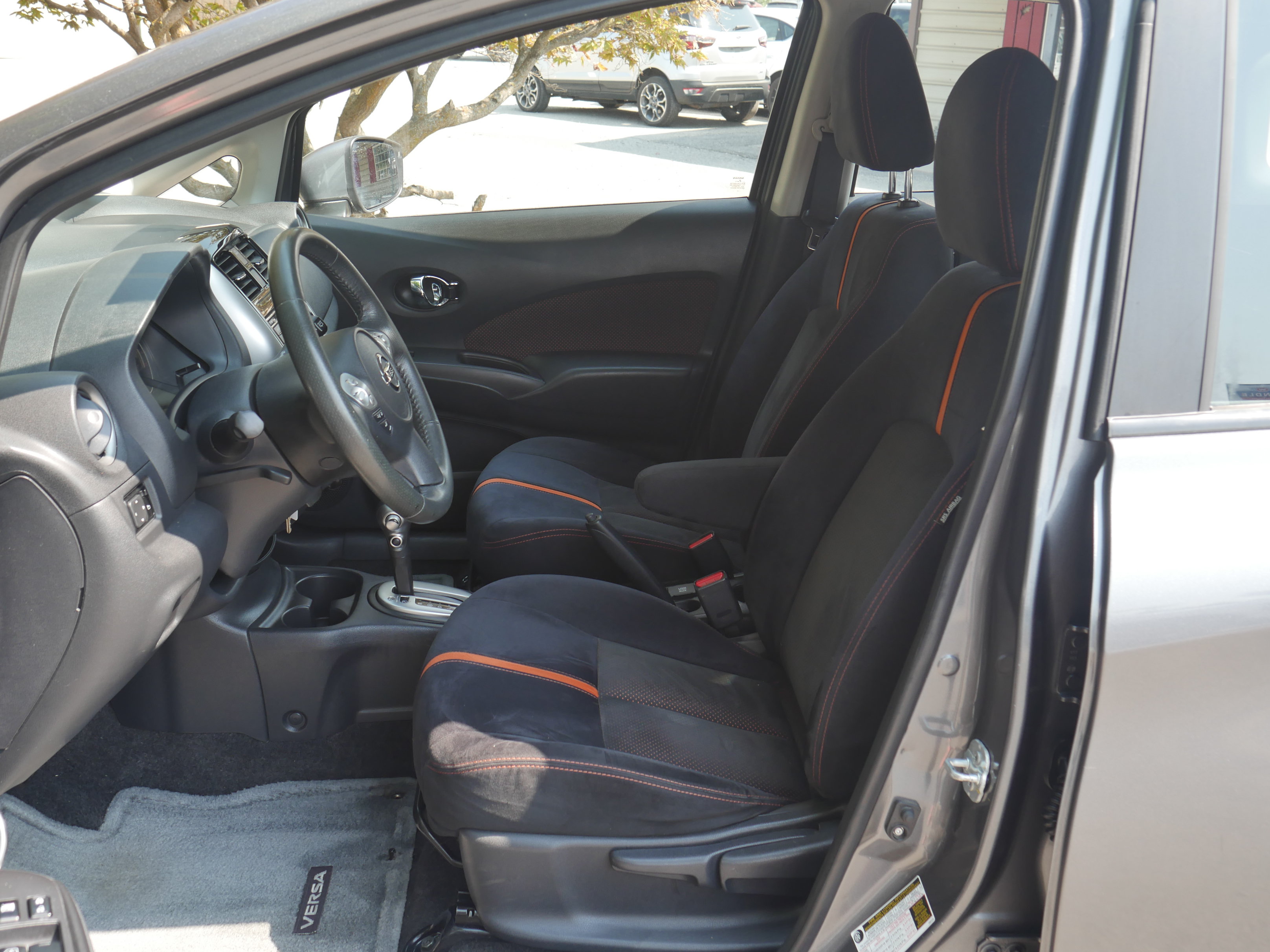 Used 2016 Nissan Versa Note FWD image 3