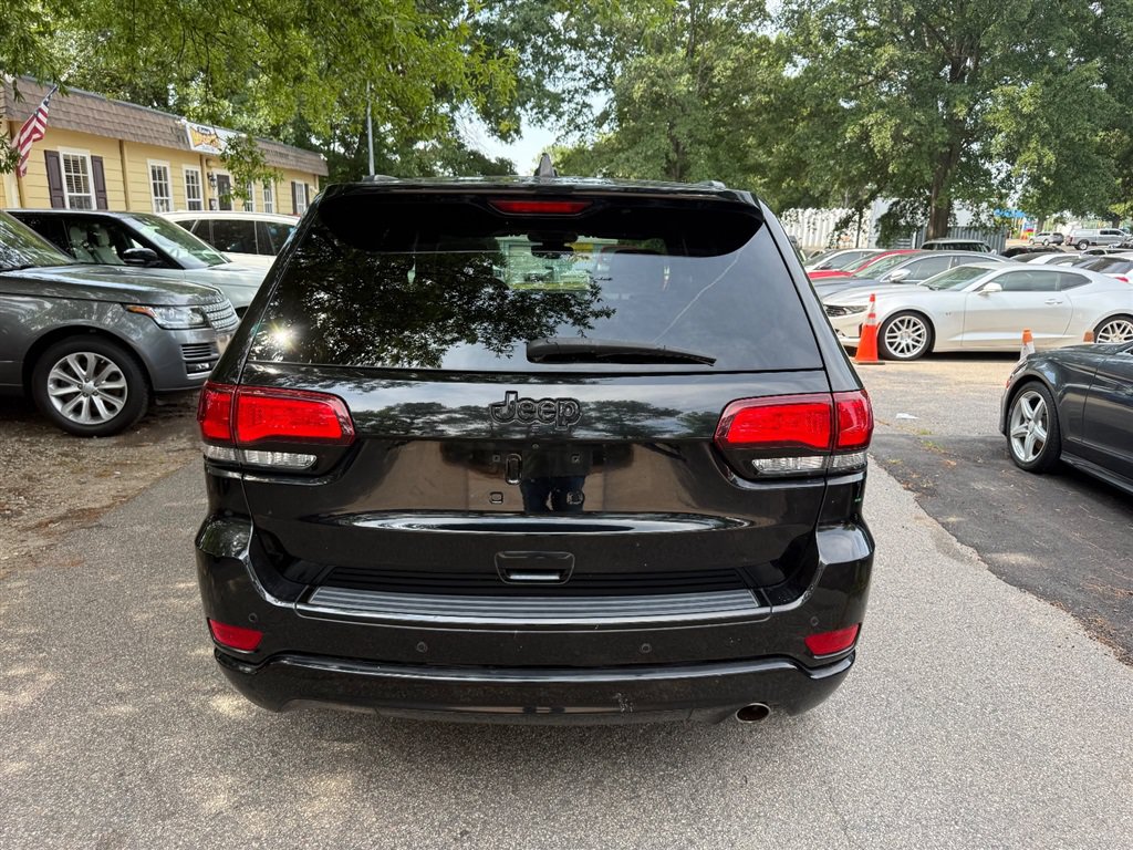 Used 2018 Jeep Grand Cherokee Altitude RWD image 6
