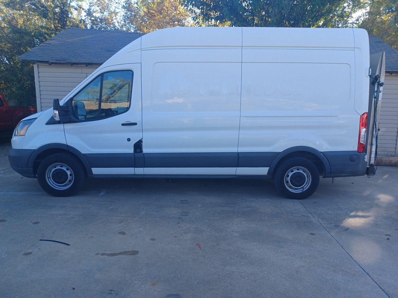 Used 2018 Ford Transit 250 148 High Roof image 8