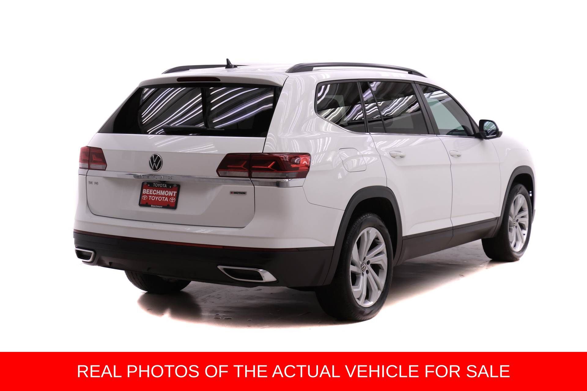 Used 2022 Volkswagen Atlas SE image 2