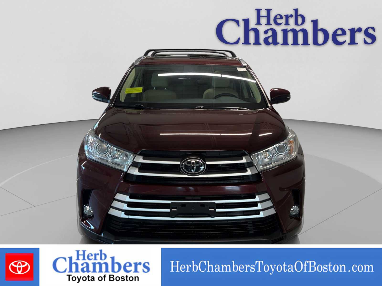Used 2019 Toyota Highlander XLE AWD/4WD image 2