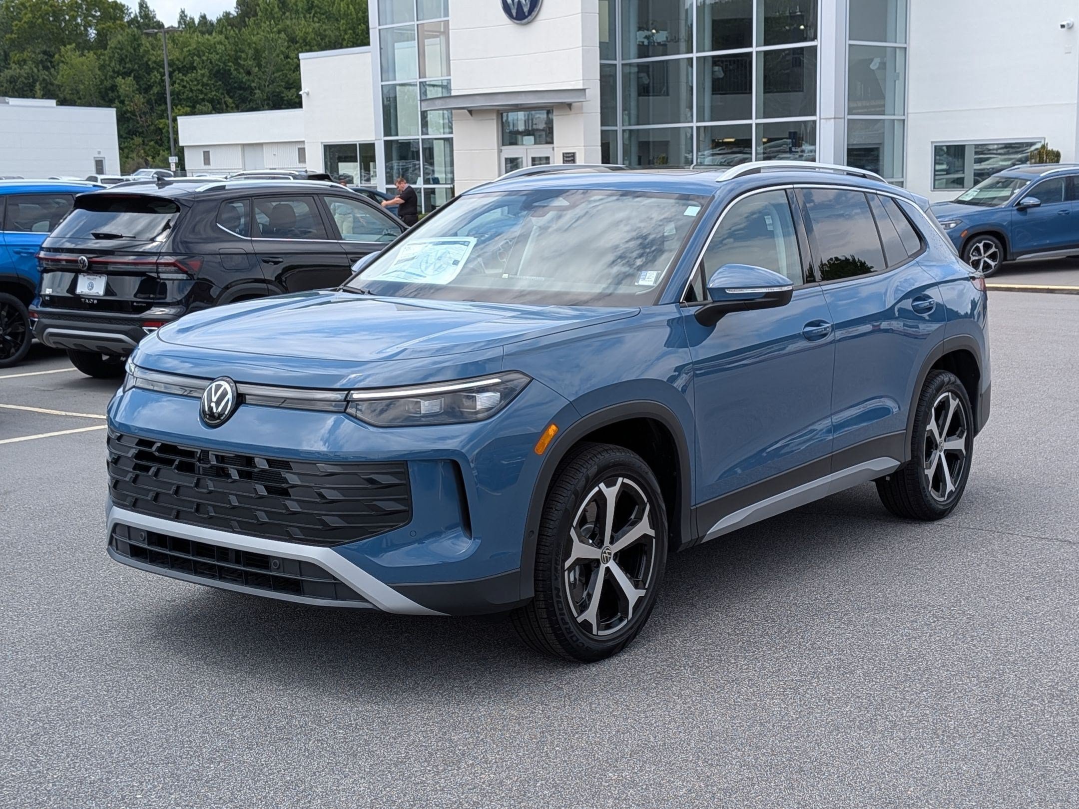 New 2026 Volkswagen Tiguan SE AWD/4WD image 7