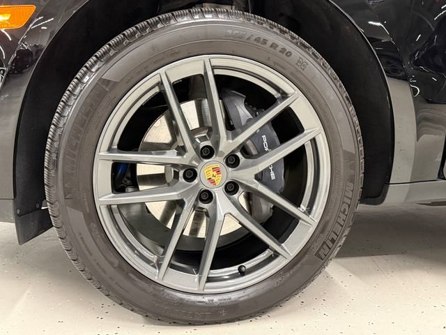 Certified 2026 Porsche Macan Turbo AWD/4WD image 13