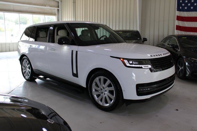 Used 2024 Land Rover Range Rover Long Wheelbase SE AWD/4WD image 43