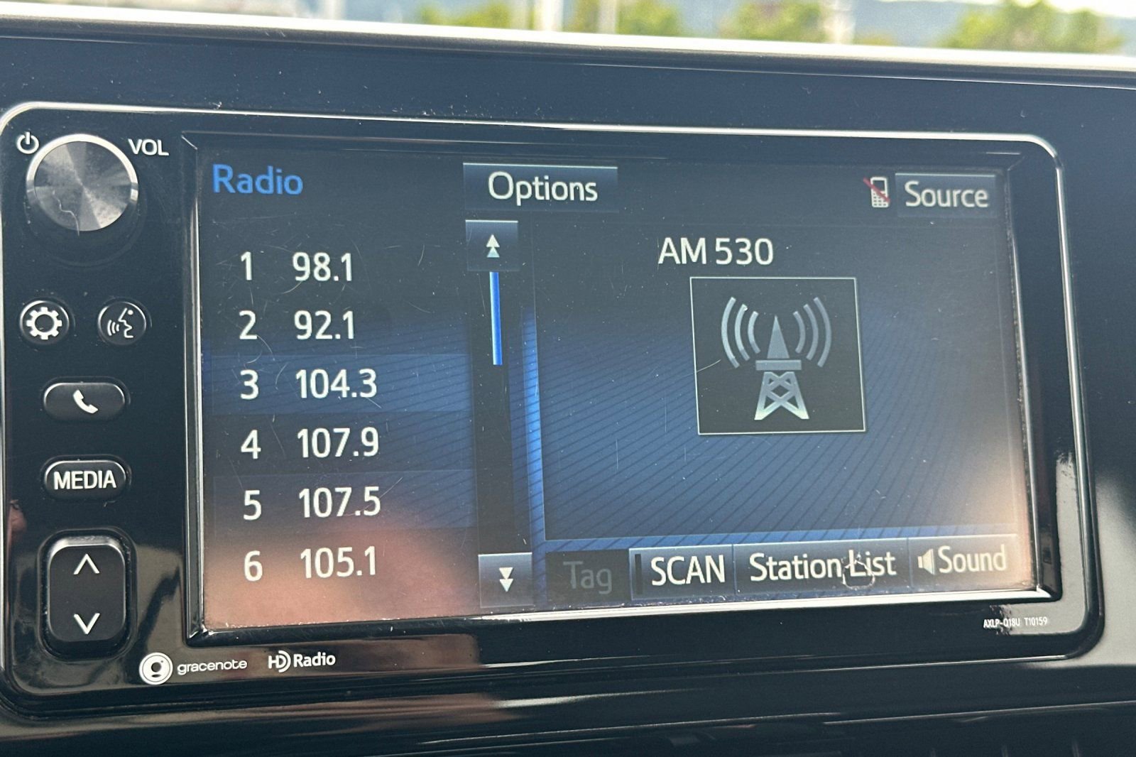 Used 2018 Toyota C-HR XLE FWD image 21