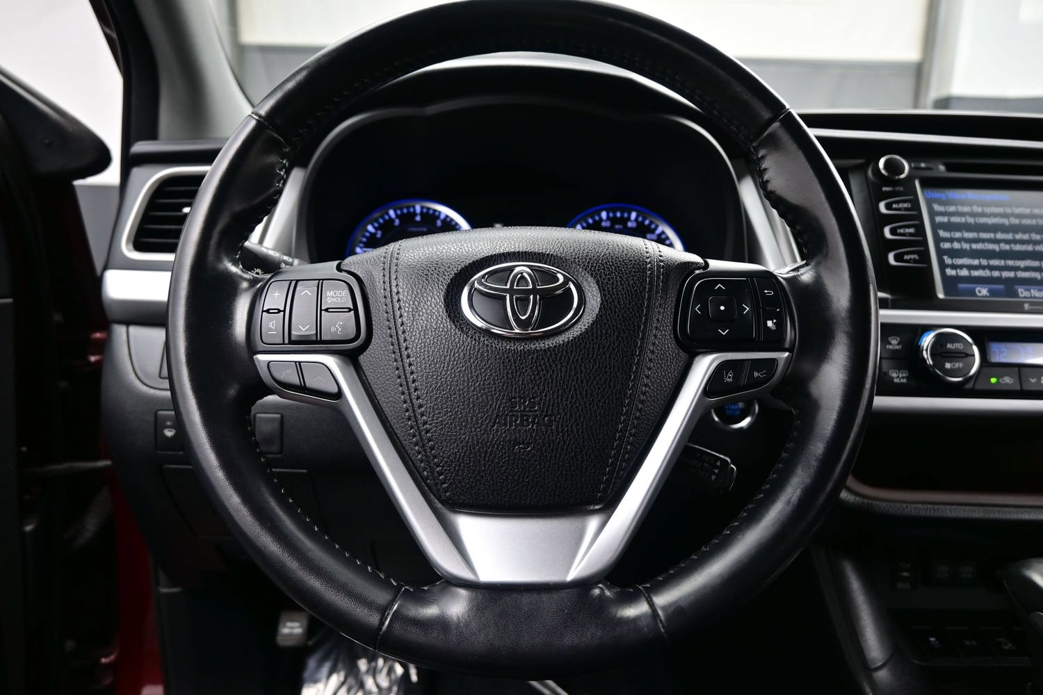 Used 2018 Toyota Highlander XLE AWD/4WD image 26