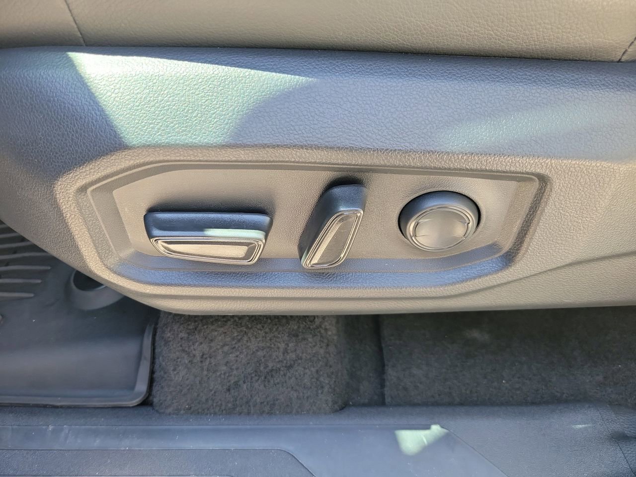 Used 2026 Toyota Tundra SR5 w/ SR5 Premium Package image 17