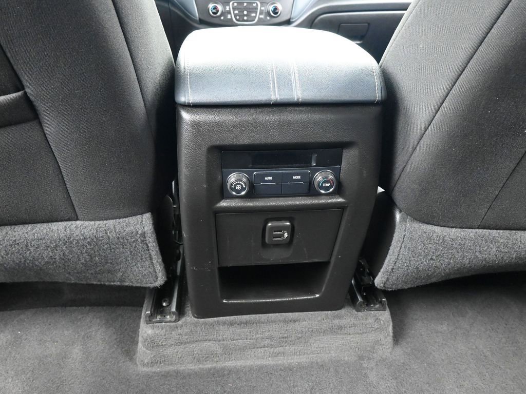 Used 2018 Chevrolet Traverse LT image 35