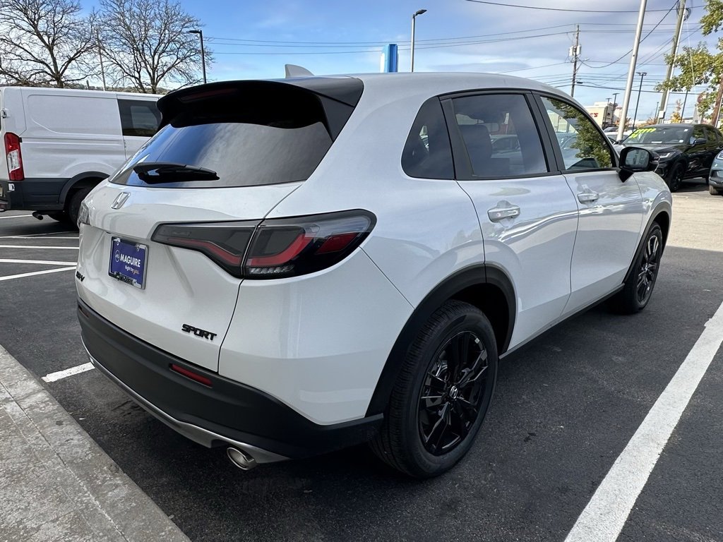 New 2026 Honda HR-V Sport image 3