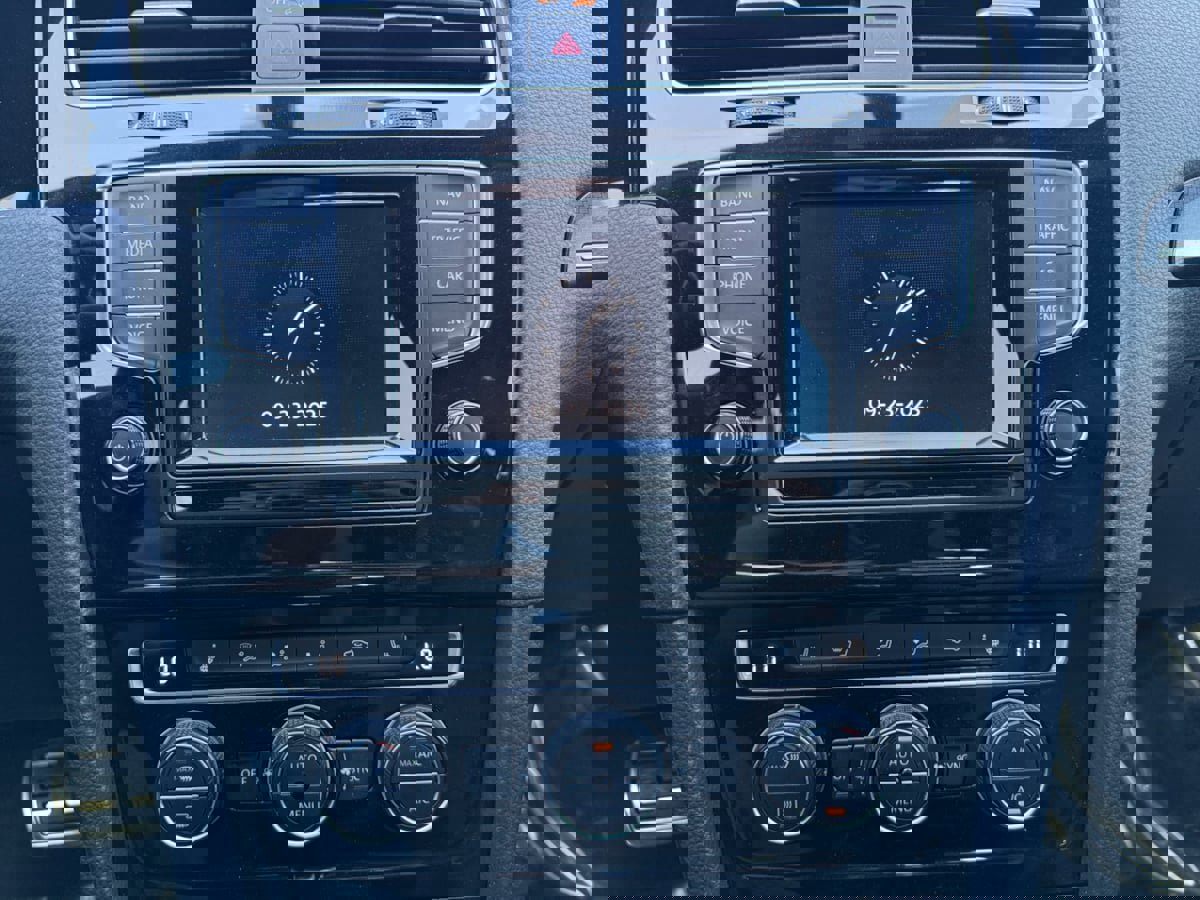 Used 2015 Volkswagen Golf R 4-Door image 12