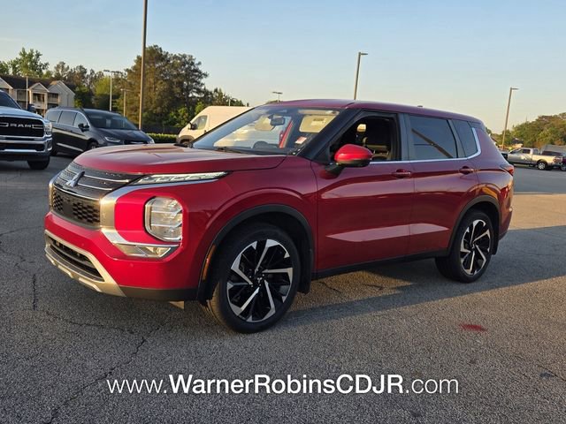Used 2022 Mitsubishi Outlander SE FWD image 3