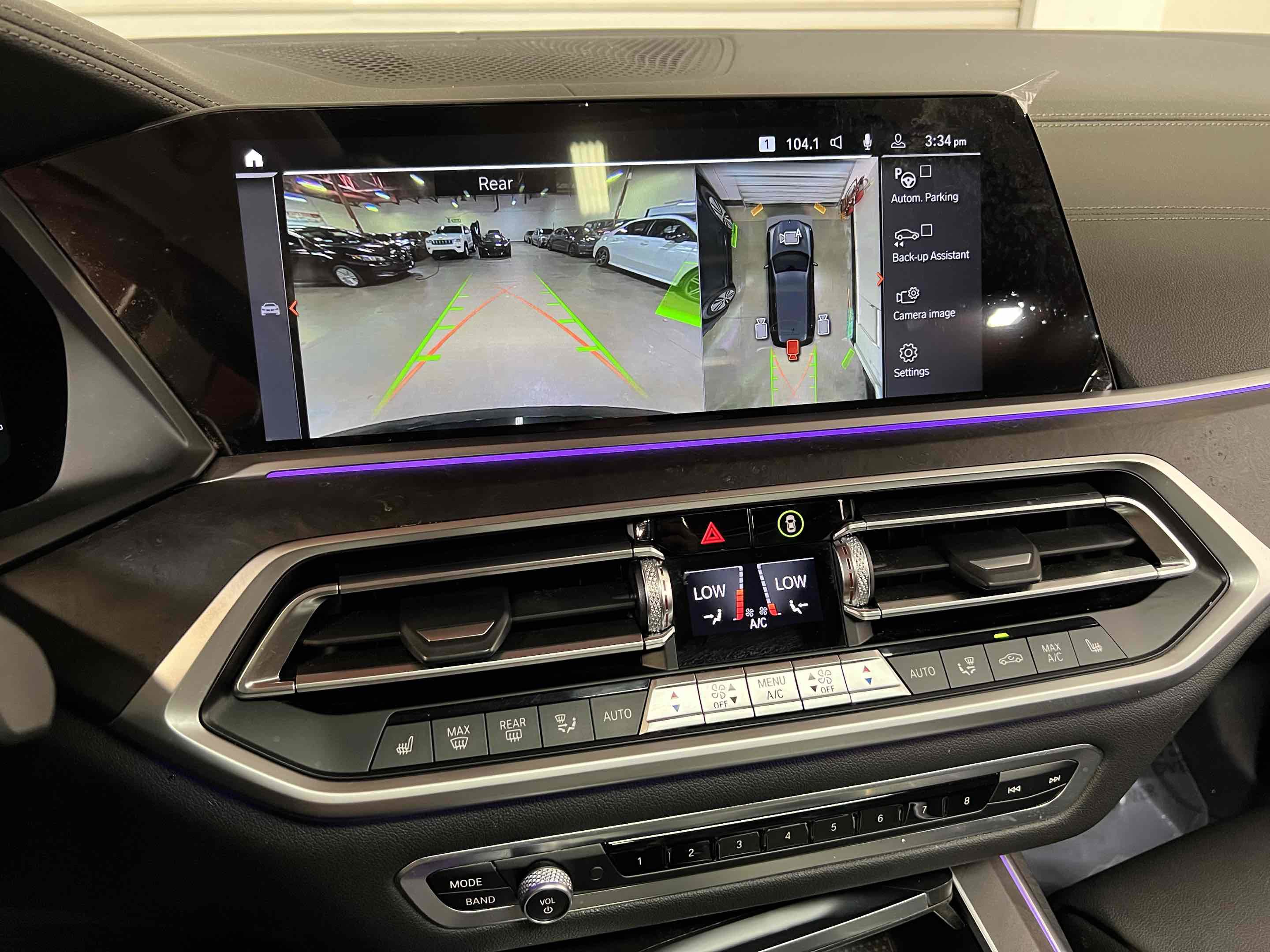 Used 2022 BMW X7 xDrive40i w/ Premium Package AWD/4WD image 9