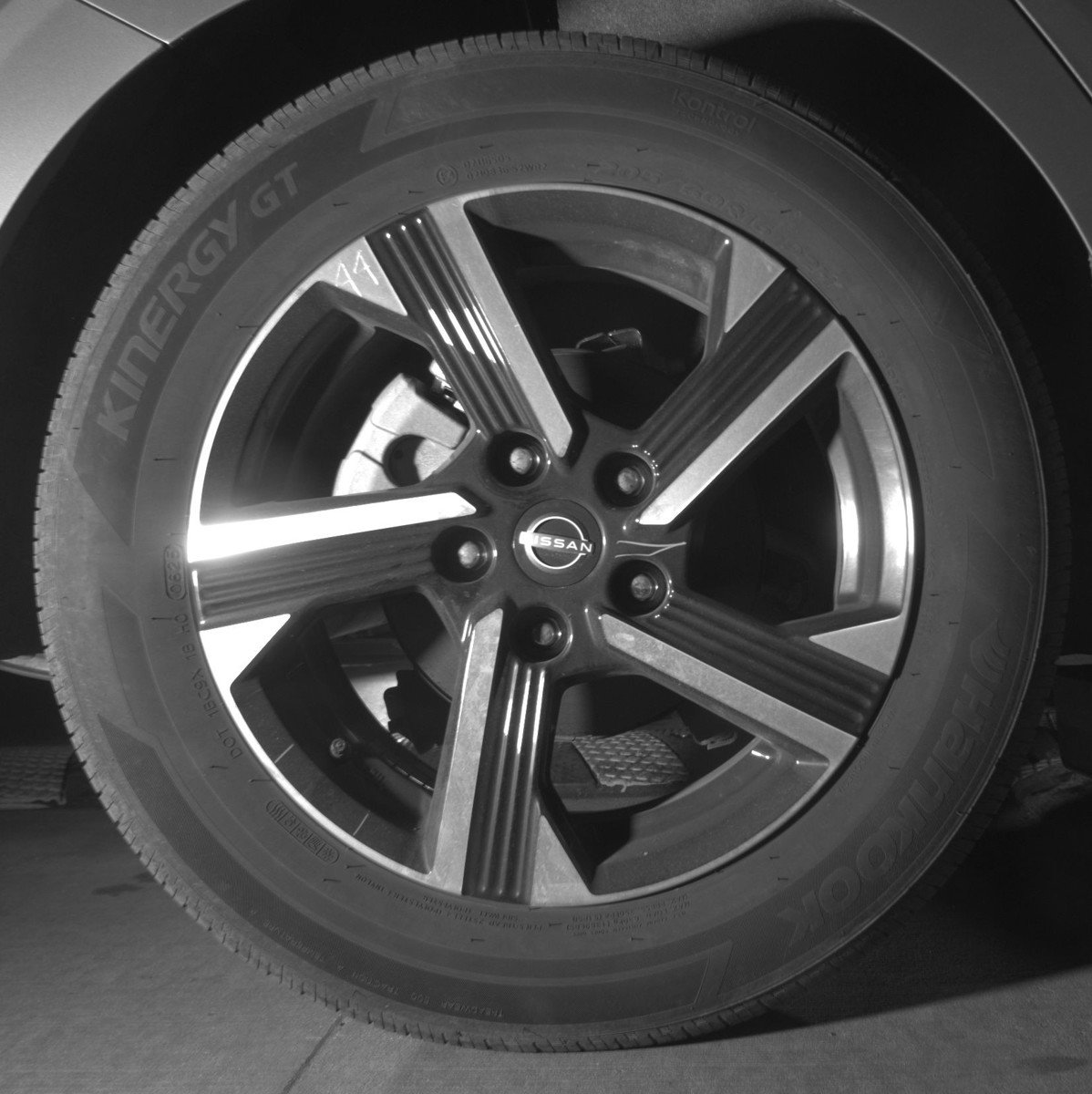 Used 2025 Nissan Sentra SV image 15