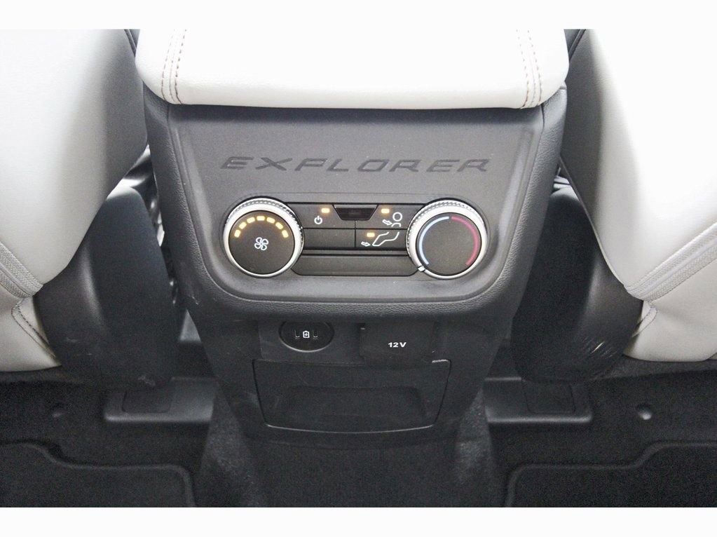 Used 2025 Ford Explorer Active w/ Active Comfort Package AWD/4WD image 15