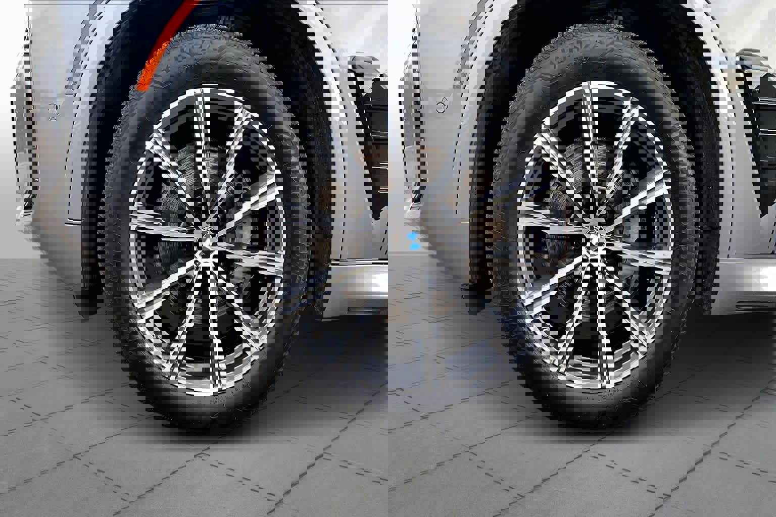 Certified 2025 BMW X5 xDrive40i image 11