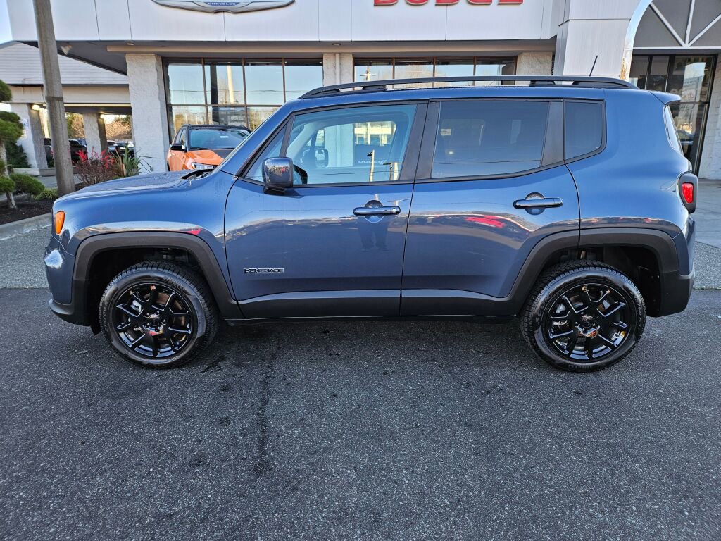 Used 2021 Jeep Renegade Latitude w/ Sun & Sound Group image 2