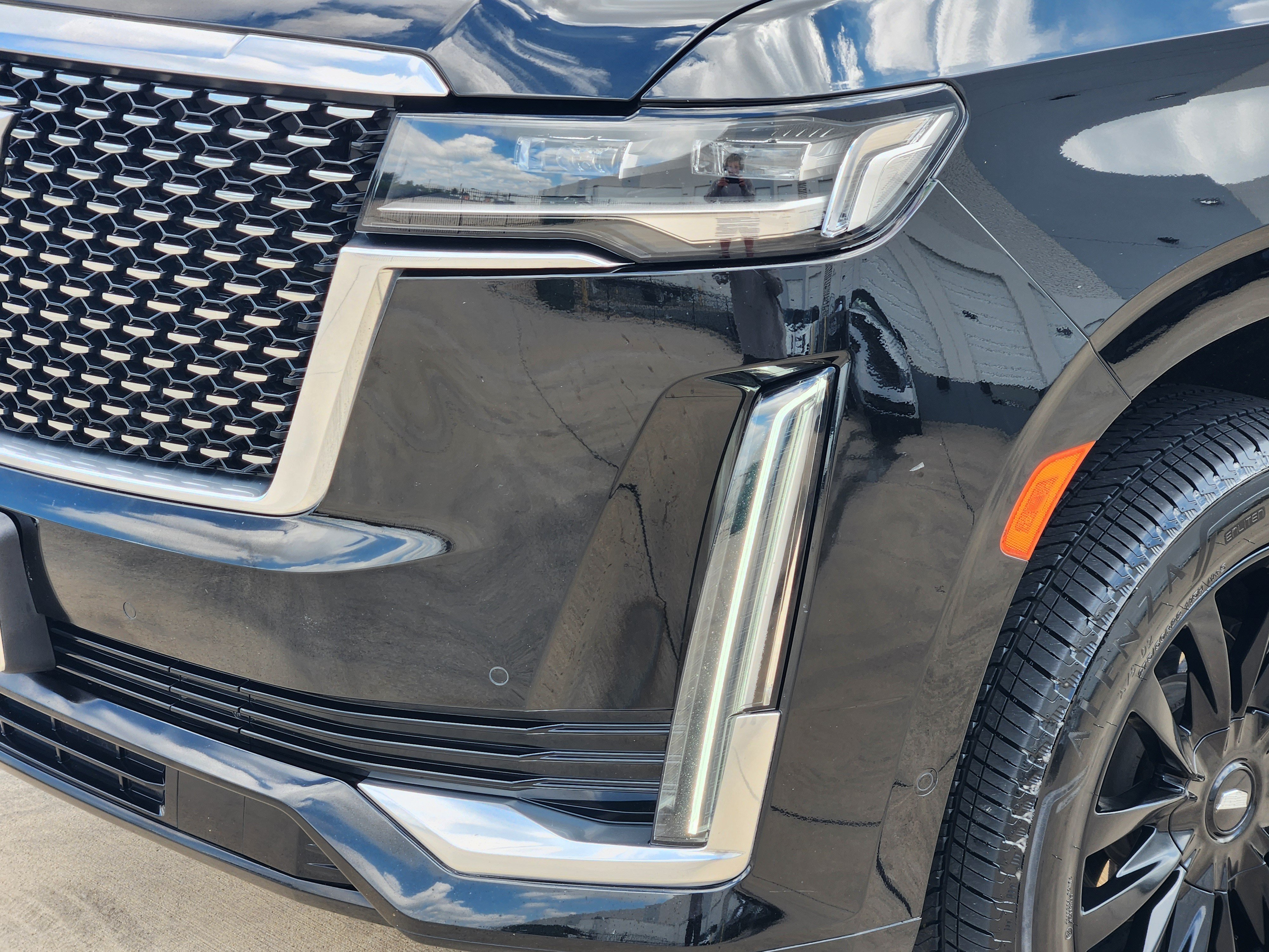 Used 2022 Cadillac Escalade Premium Luxury RWD image 8