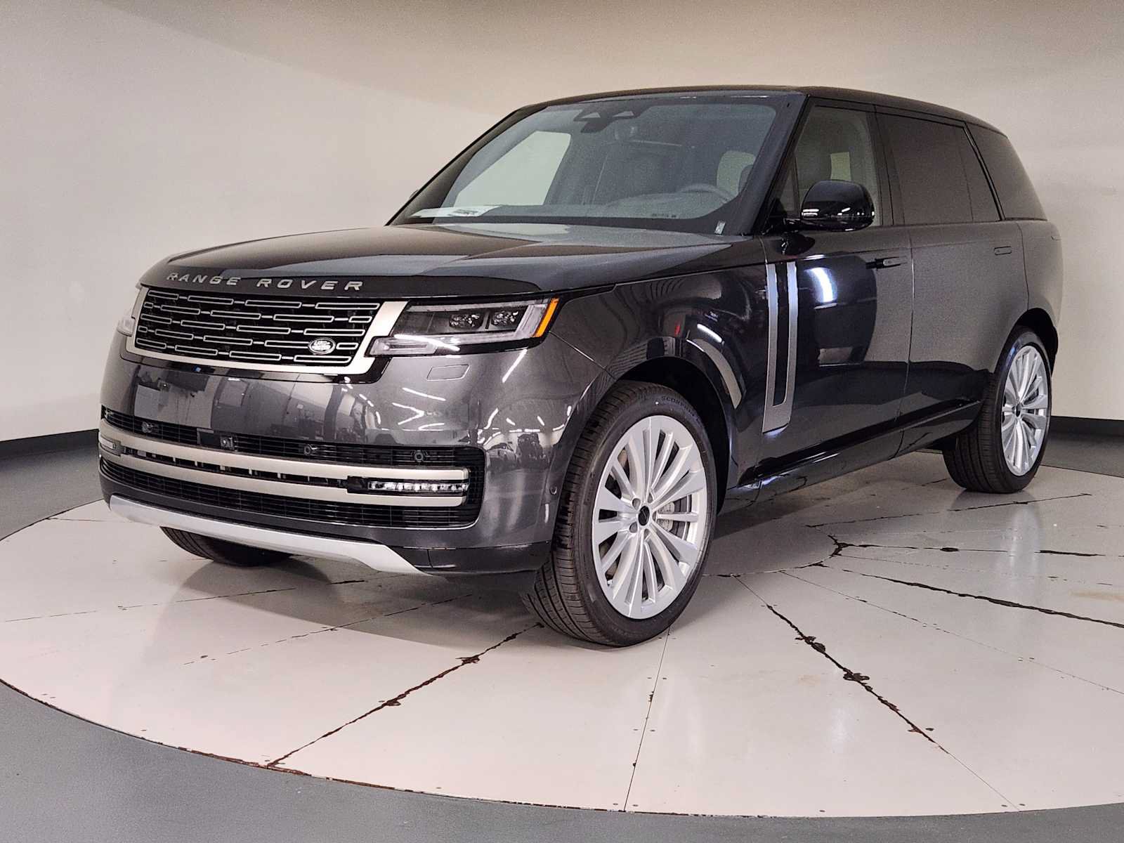 New 2026 Land Rover Range Rover Long Wheelbase SE AWD/4WD image 1