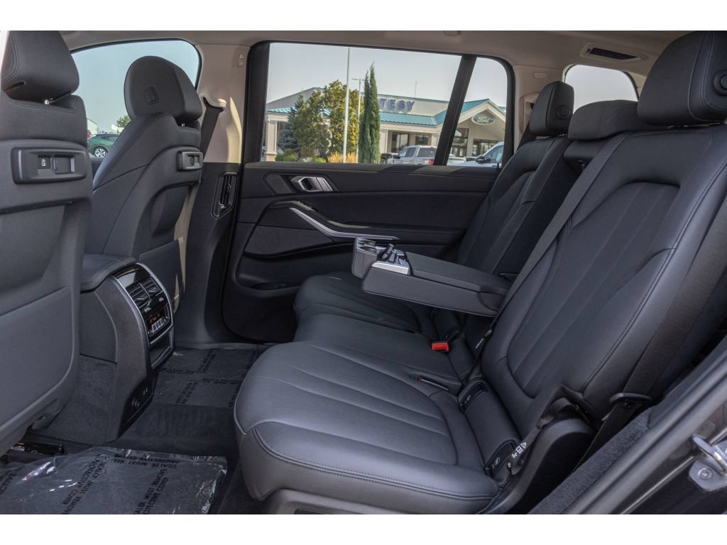 Used 2020 BMW X7 xDrive40i w/ Premium Package AWD/4WD image 15