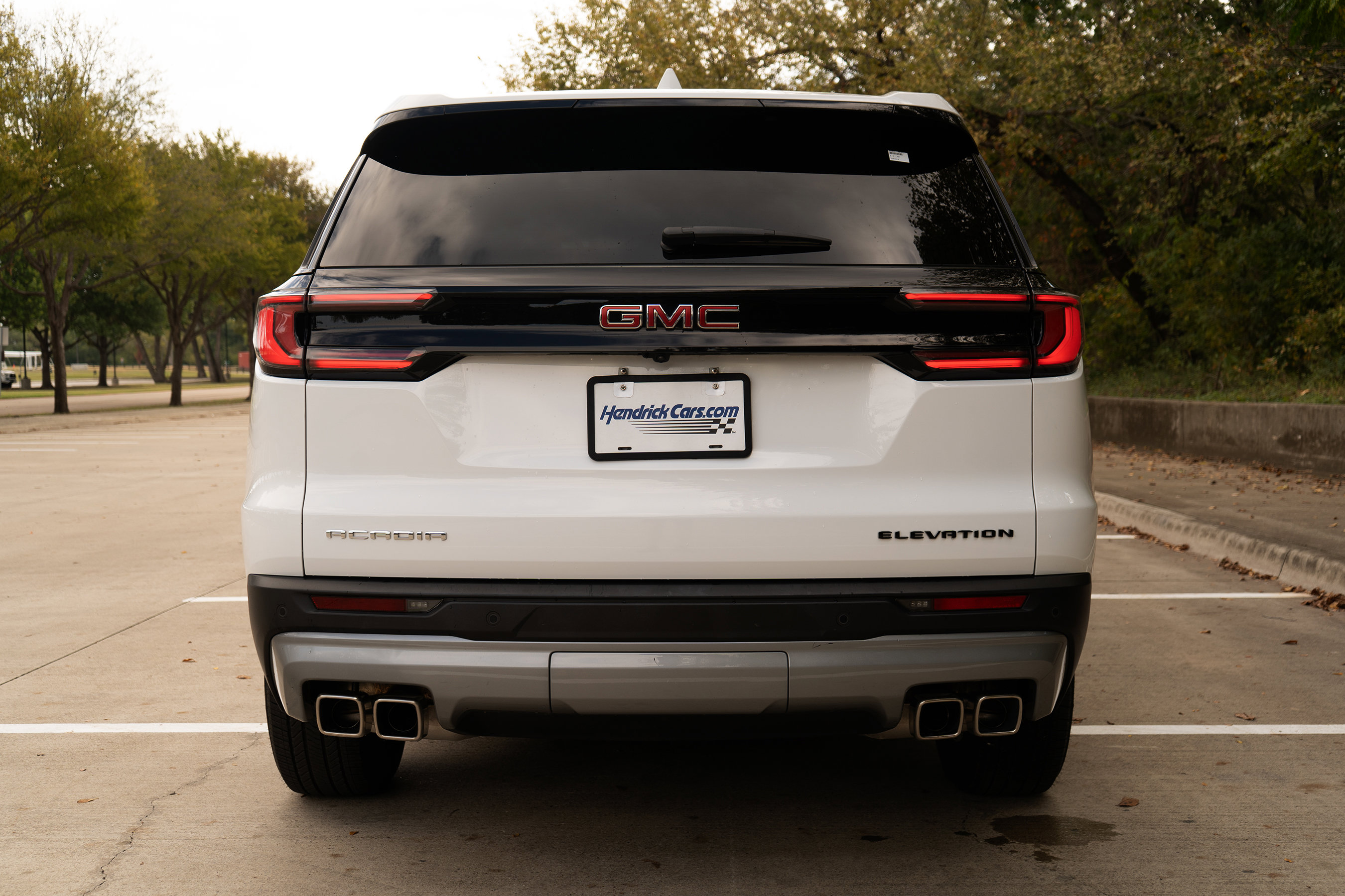 Used 2025 GMC Acadia Elevation image 8