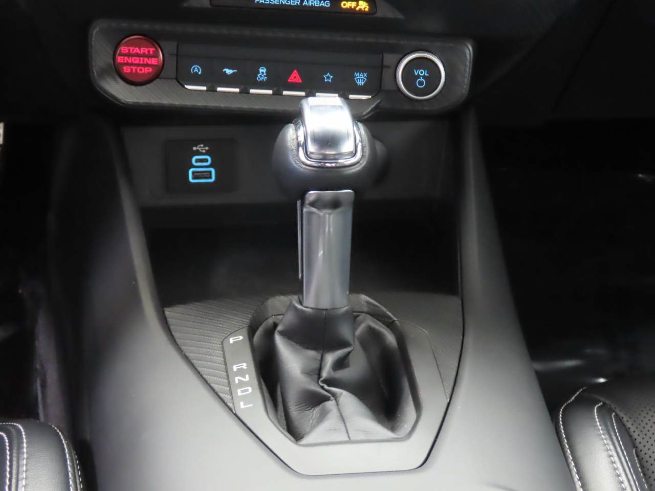 Used 2025 Ford Mustang Premium RWD image 10