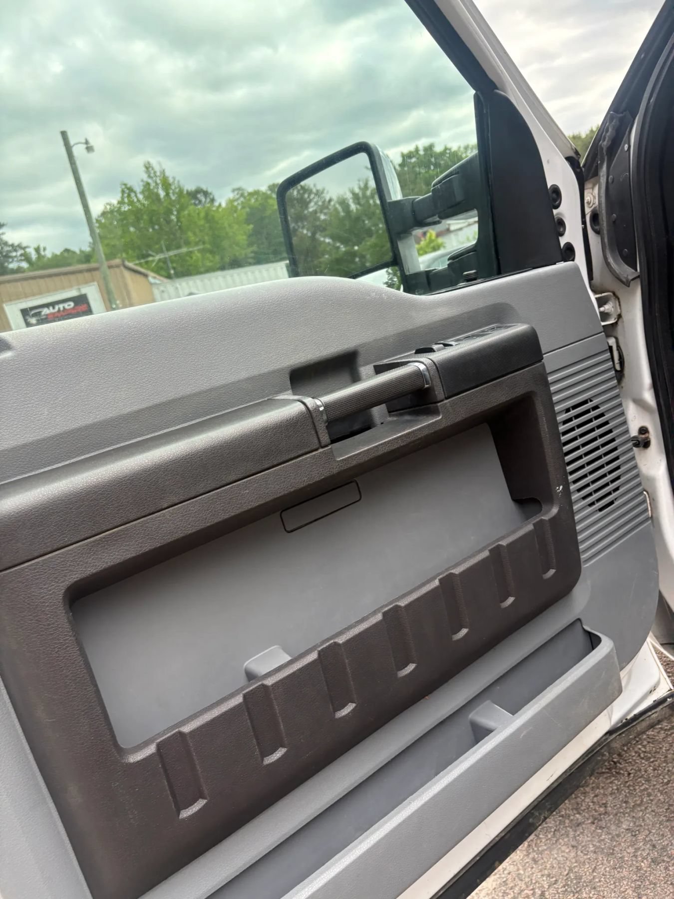 Used 2015 Ford F250 XL w/ Power Equipment Group AWD/4WD image 37