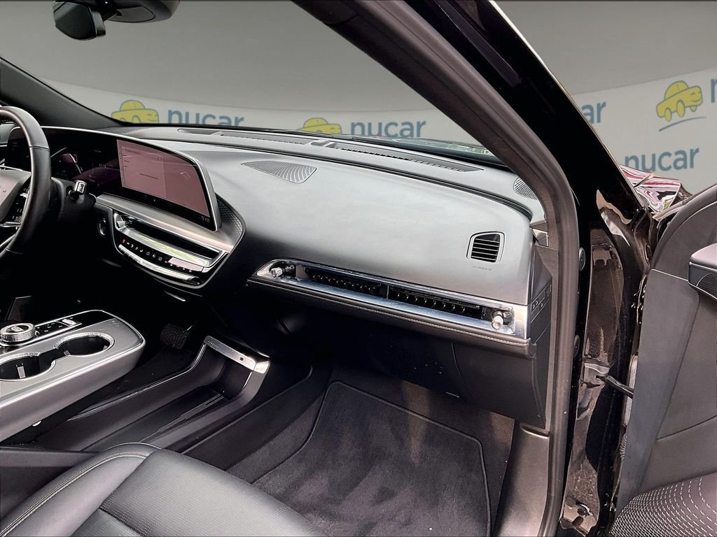 Used 2024 Cadillac Lyriq Luxury AWD/4WD image 13