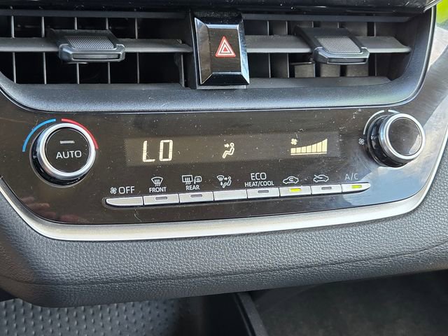 Used 2021 Toyota Corolla LE image 20
