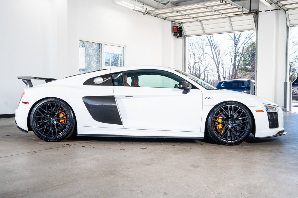 Used 2017 Audi R8 V10 plus image 5