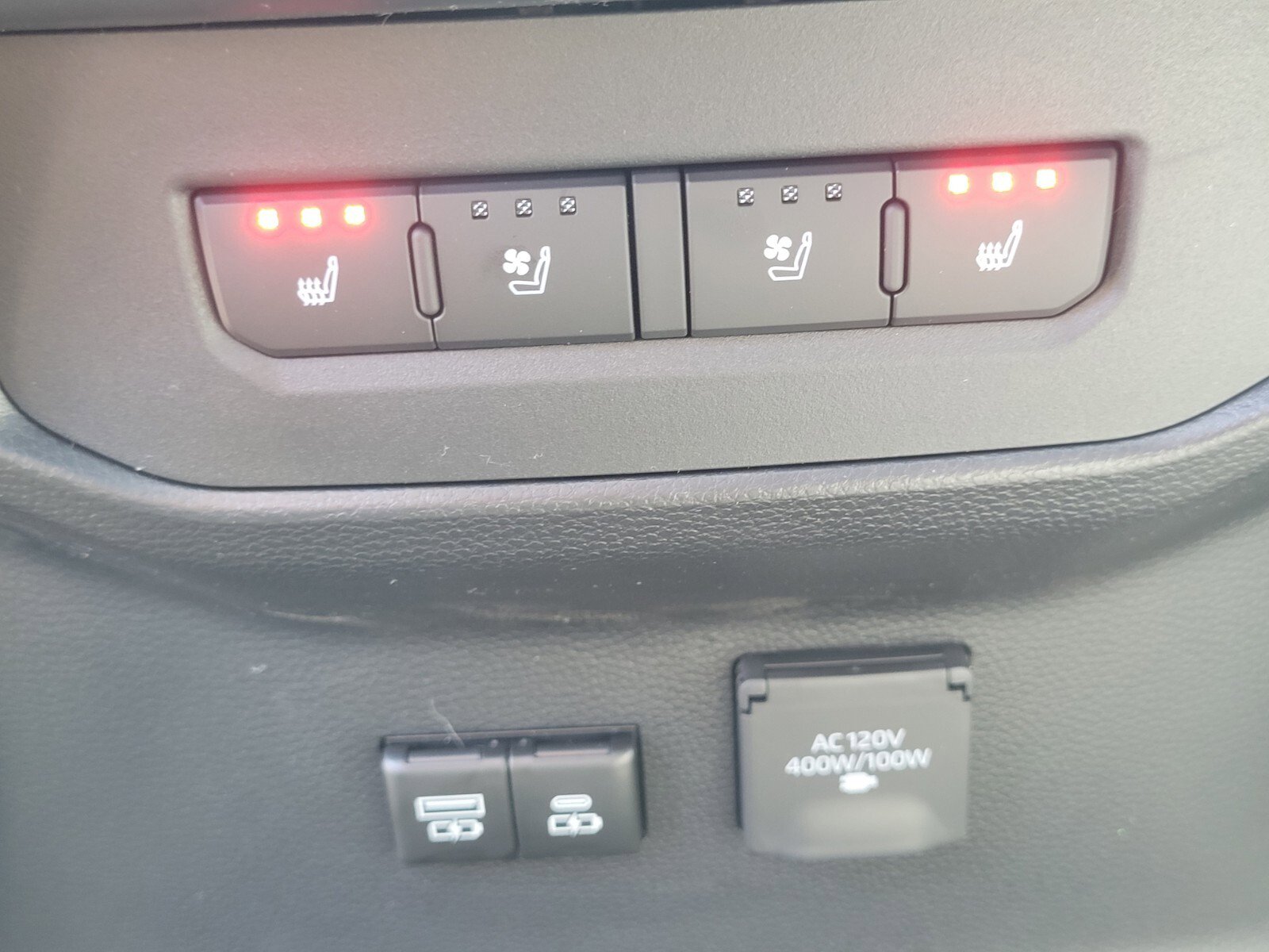 New 2025 Toyota Tundra Platinum image 9