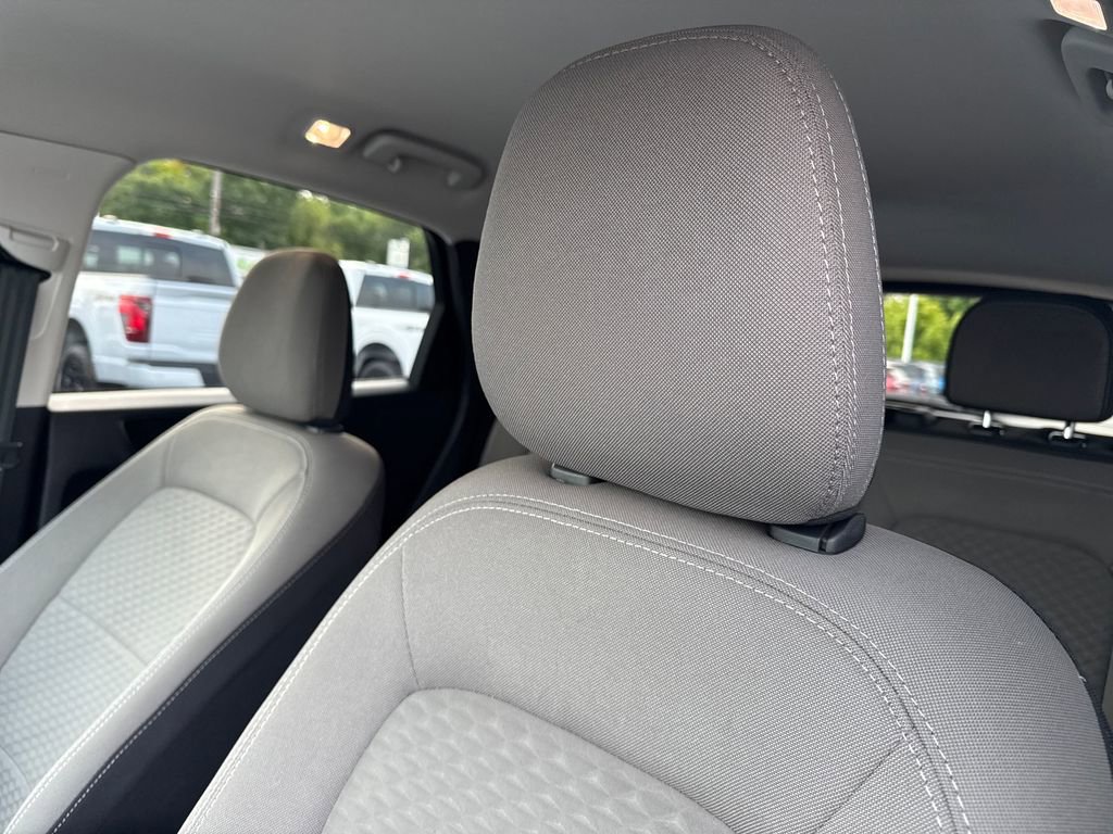 Used 2022 Ford Escape SE image 23