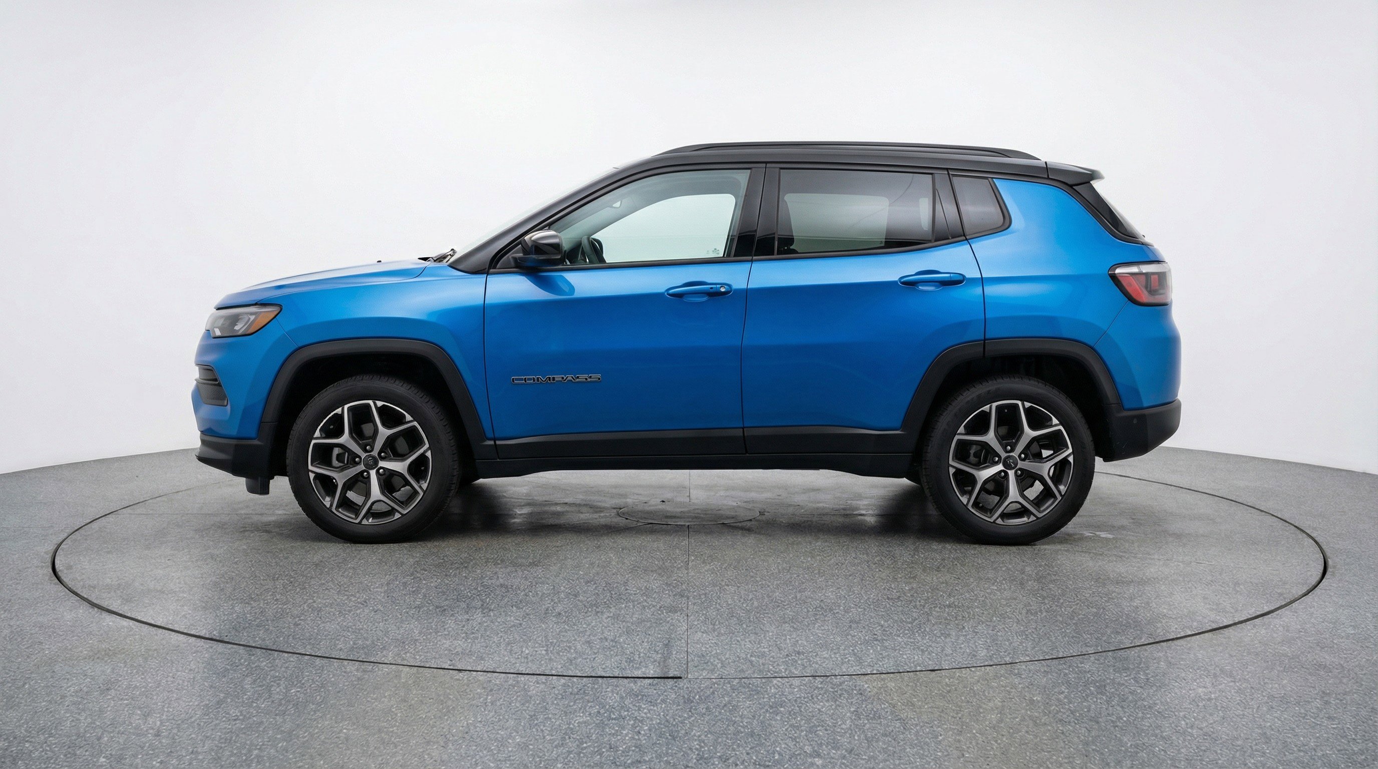 Used 2025 Jeep Compass Limited image 5
