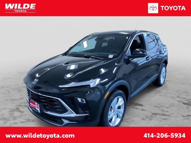Used 2025 Buick Encore GX Preferred AWD/4WD image 1