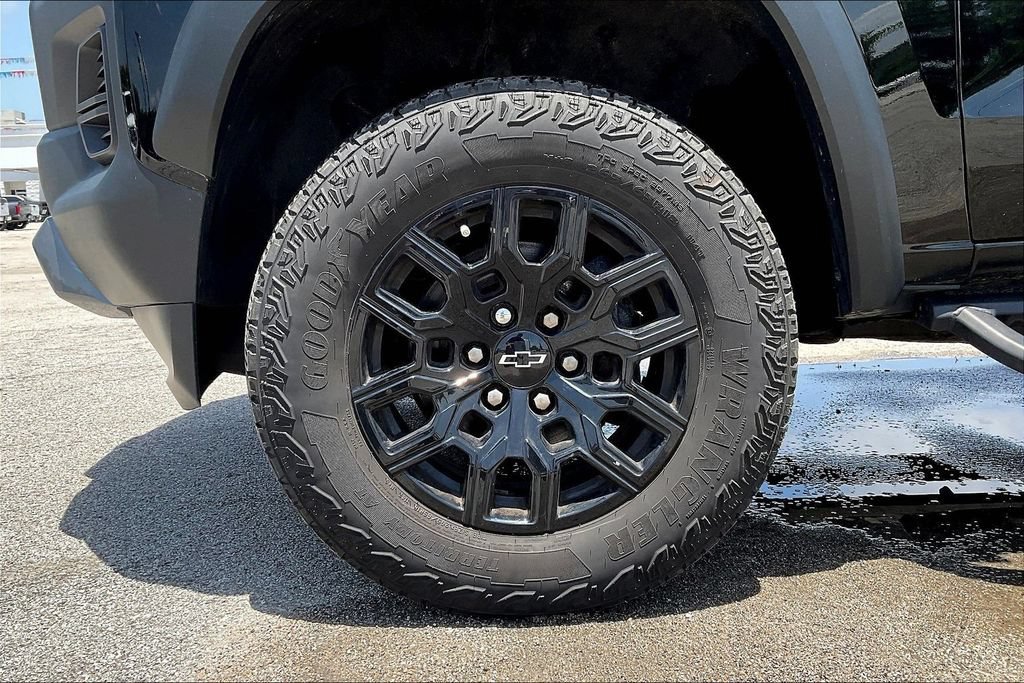 Used 2024 Chevrolet Colorado Trail Boss w/ Safety Package AWD/4WD image 27