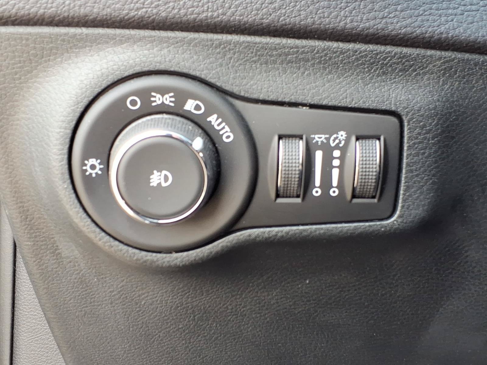 Used 2018 Jeep Compass Limited w/ Navigation Group AWD/4WD image 14