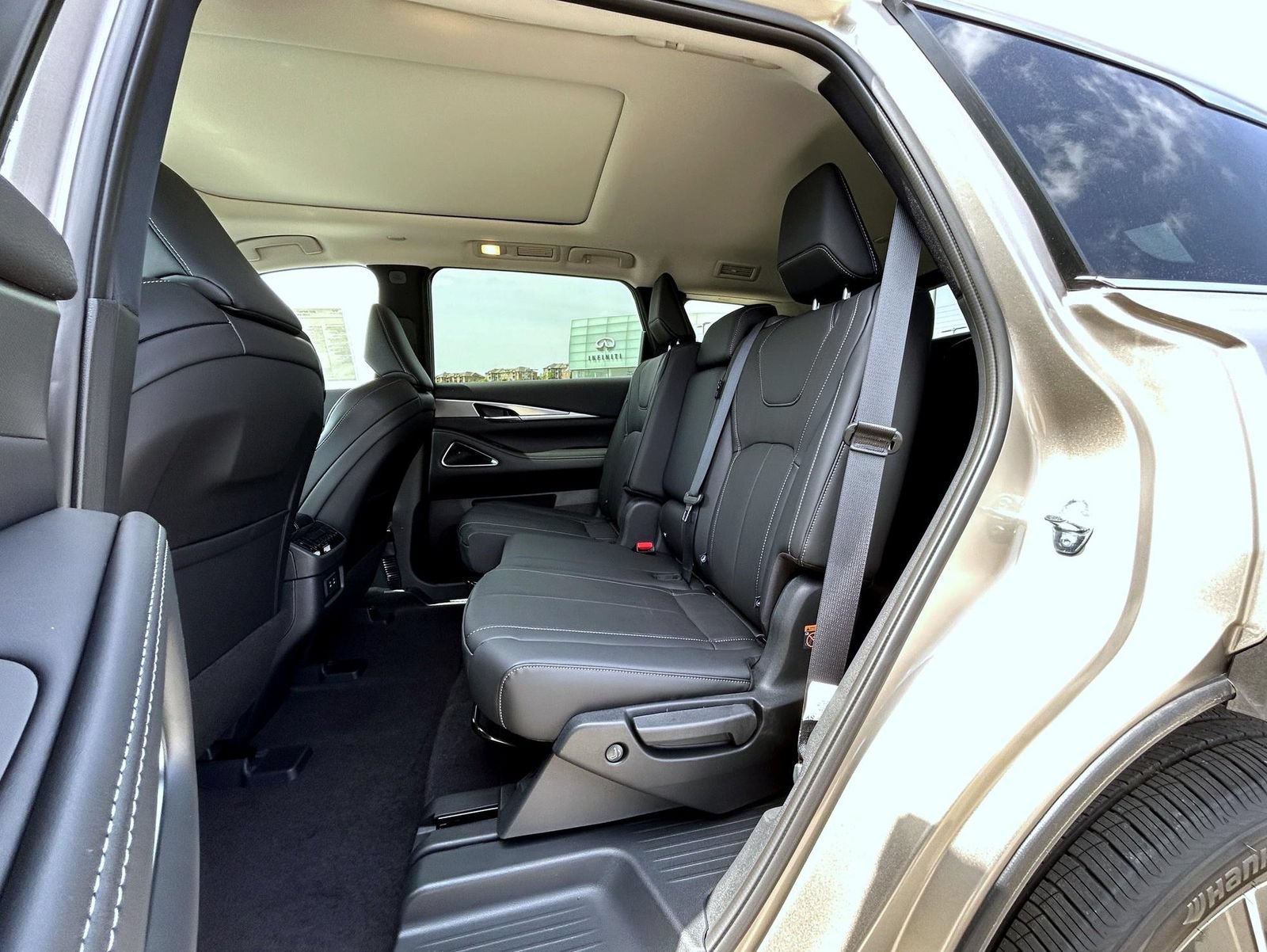 New 2027 INFINITI QX60 Luxe w/ Cargo Package AWD/4WD image 21