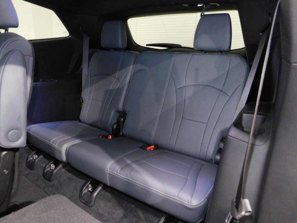 Used 2024 Buick Enclave Essence image 78